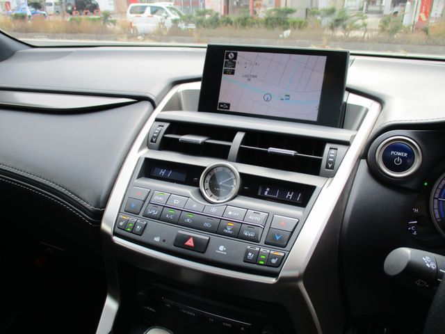 TOYOTA LEXUS NX300H AWD 2014 Image 31