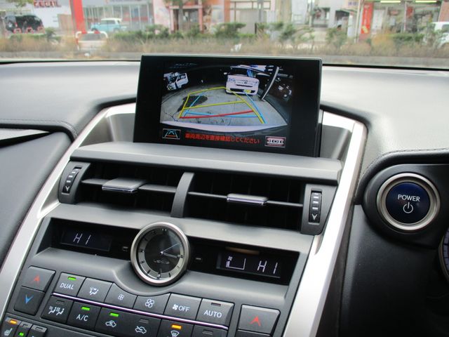 TOYOTA LEXUS NX300H AWD 2014 Image 31