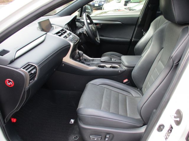 TOYOTA LEXUS NX300H AWD 2014 Image 31