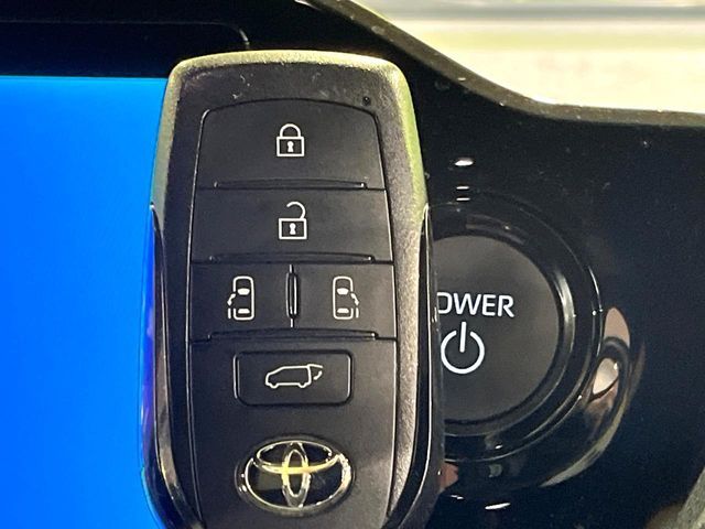 TOYOTA VOXY HYBRID 2025 Image 31