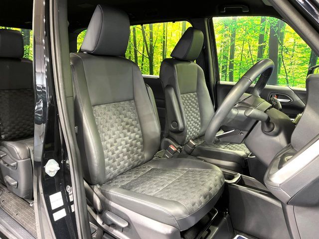 TOYOTA VOXY HYBRID 2025 Image 31