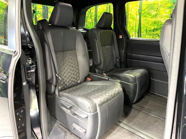 TOYOTA VOXY HYBRID 2025 Image 31