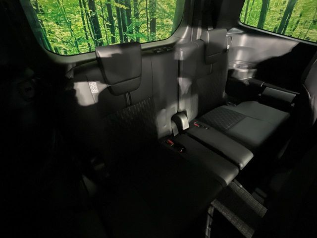 TOYOTA NOAH HYBRID 2025 Image 31