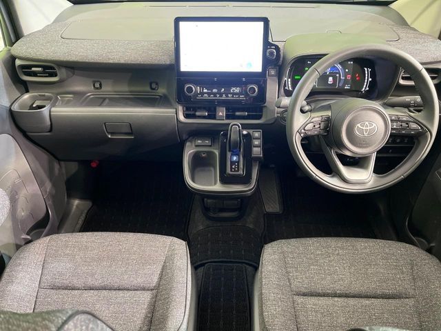 TOYOTA SIENTA HYBRID 2025 Image 31