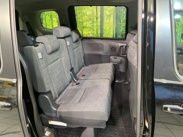 TOYOTA SIENTA HYBRID 2025 Image 31