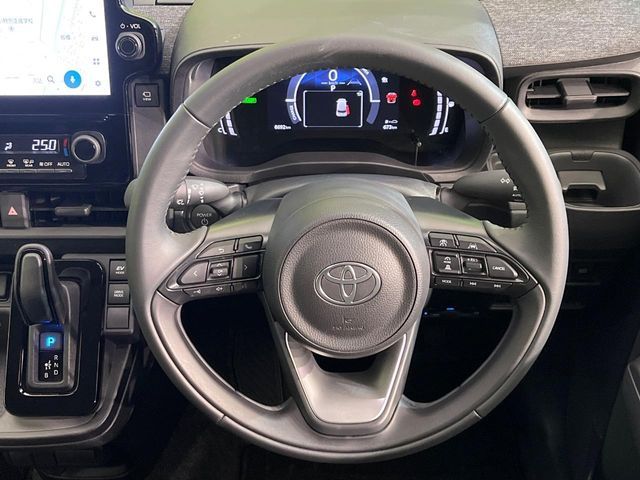 TOYOTA SIENTA HYBRID 2025 Image 31