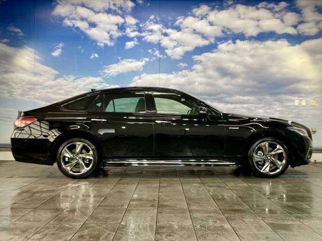 TOYOTA CROWN SEDAN HYBRID 4 2019 Image 31