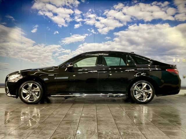 TOYOTA CROWN SEDAN HYBRID 4 2019 Image 31