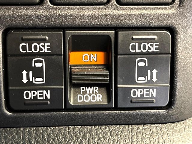 TOYOTA VOXY 2019 Image 31