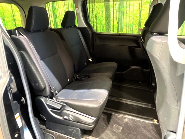 TOYOTA VOXY 2019 Image 31