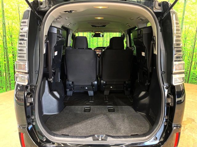 TOYOTA VOXY 2019 Image 31