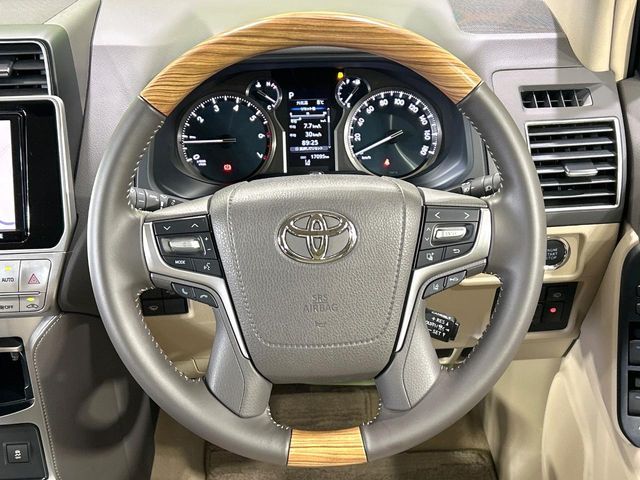 TOYOTA LANDCRUISER PRADO 2023 Image 31