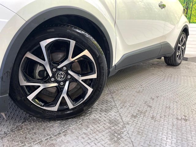 TOYOTA C-HR 2017 Image 31