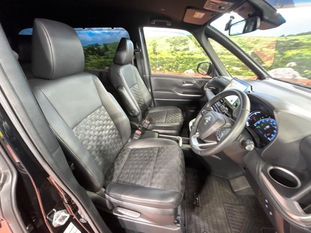 TOYOTA VOXY HYBRID 2023 Image 31