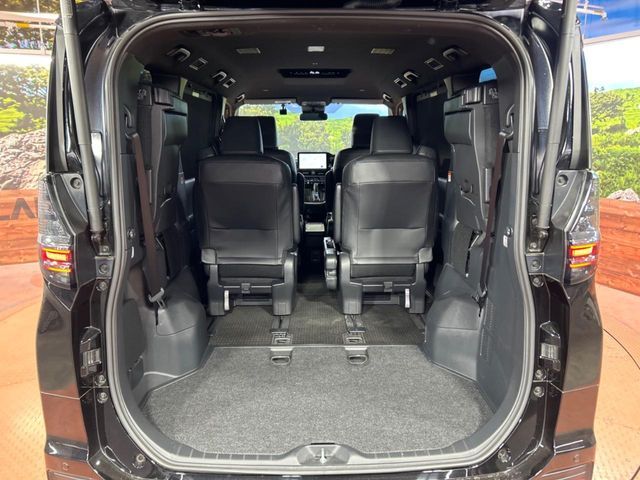 TOYOTA VOXY HYBRID 2023 Image 31