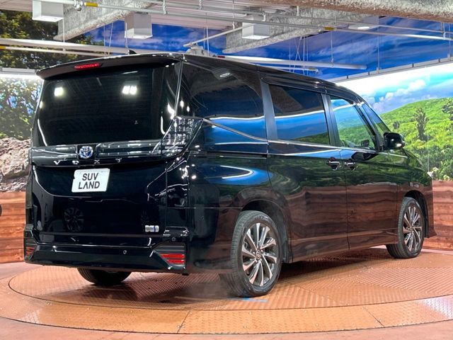 TOYOTA VOXY HYBRID 2023 Image 31