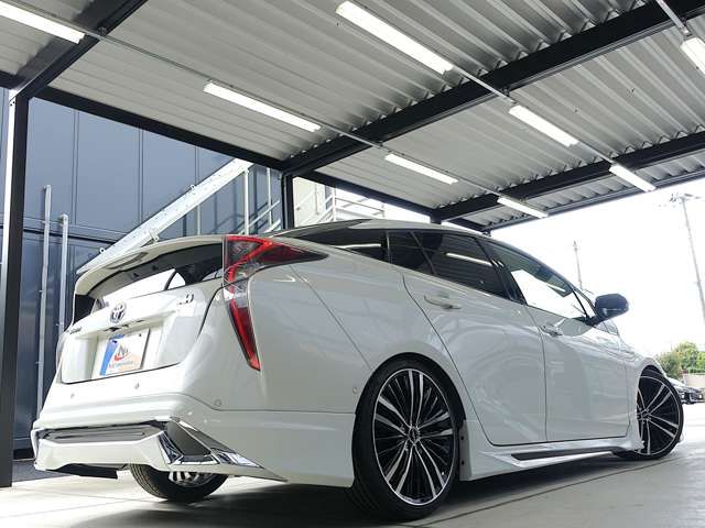 TOYOTA PRIUS 2017 Image 31