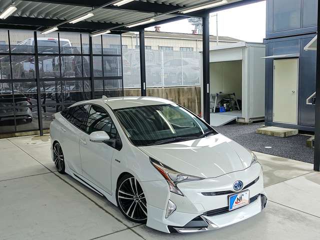 TOYOTA PRIUS 2017 Image 31