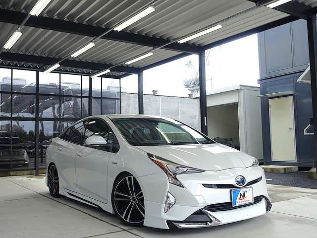 TOYOTA PRIUS 2017 Image 31