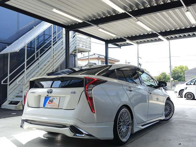 TOYOTA PRIUS 2016 Image 31