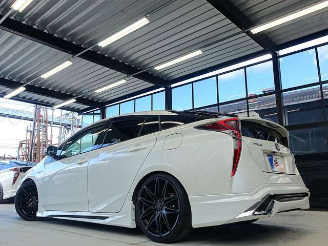 TOYOTA PRIUS 2016 Image 31