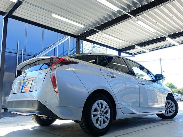 TOYOTA PRIUS 2017 Image 31