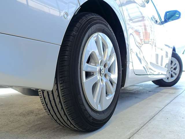 TOYOTA PRIUS 2017 Image 31