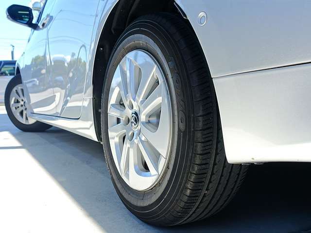 TOYOTA PRIUS 2017 Image 31