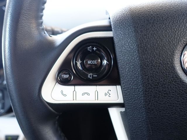 TOYOTA PRIUS 2017 Image 31