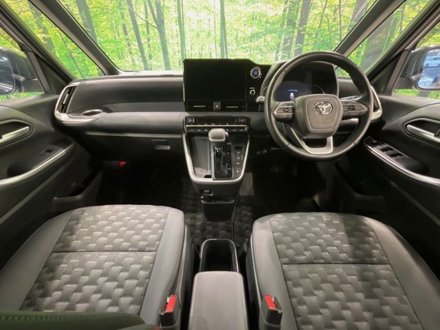 TOYOTA VOXY 2022 Image 31