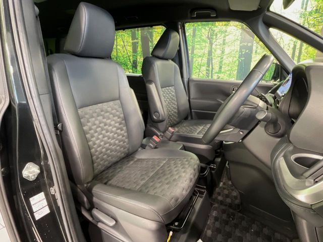 TOYOTA VOXY 2022 Image 31