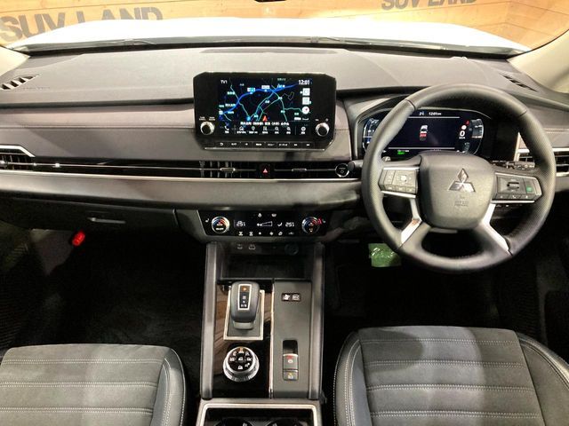 MITSUBISHI OUTLANDER PHEV 2023 Image 31
