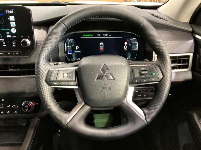 MITSUBISHI OUTLANDER PHEV 2023 Image 31