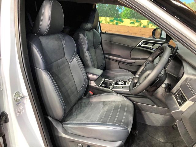 MITSUBISHI OUTLANDER PHEV 2023 Image 31