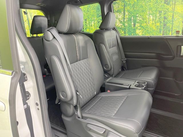 TOYOTA NOAH HYBRID 2024 Image 31