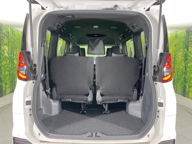 TOYOTA NOAH HYBRID 2024 Image 31