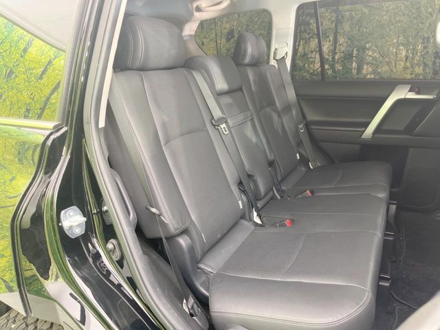 TOYOTA LANDCRUISER PRADO 2018 Image 31