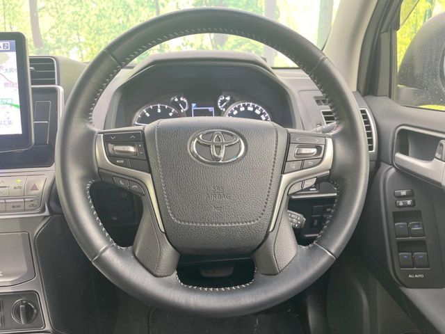 TOYOTA LANDCRUISER PRADO 2018 Image 31