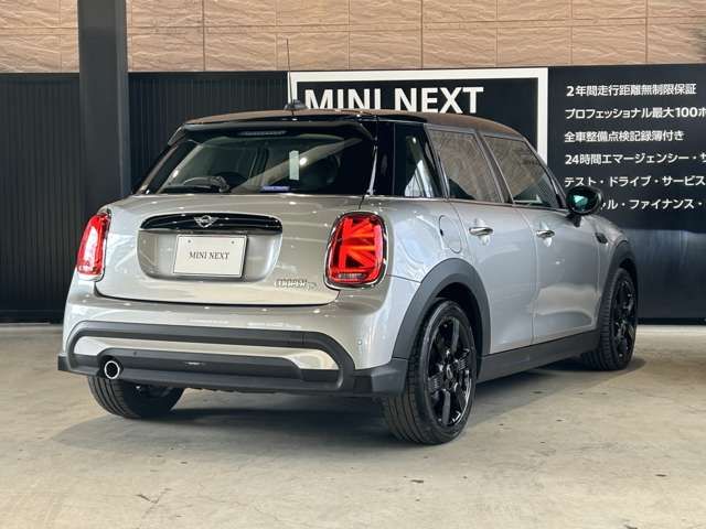 BMW MINI COOPER D 5DOOR 2023 Image 31