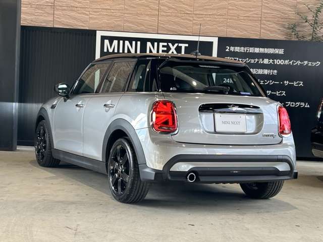 BMW MINI COOPER D 5DOOR 2023 Image 31