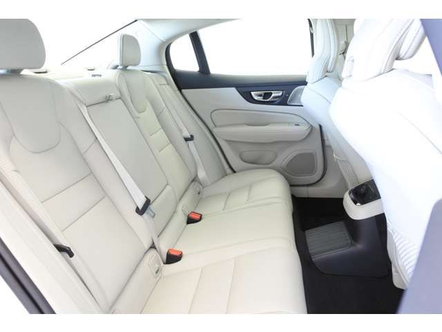 VOLVO S60 2024 Image 31