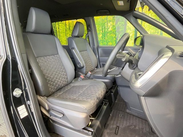 TOYOTA VOXY 2022 Image 31