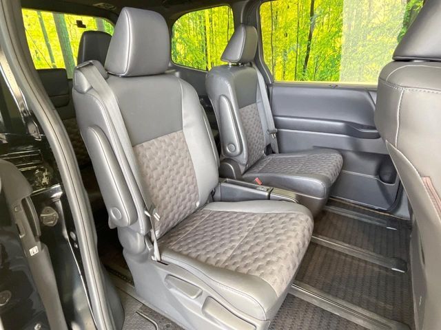 TOYOTA VOXY 2022 Image 31