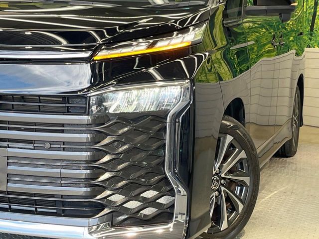 TOYOTA VOXY 2022 Image 31