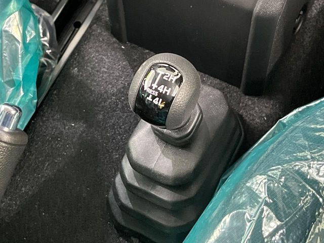 SUZUKI JIMNY NOMADE 2025 Image 31