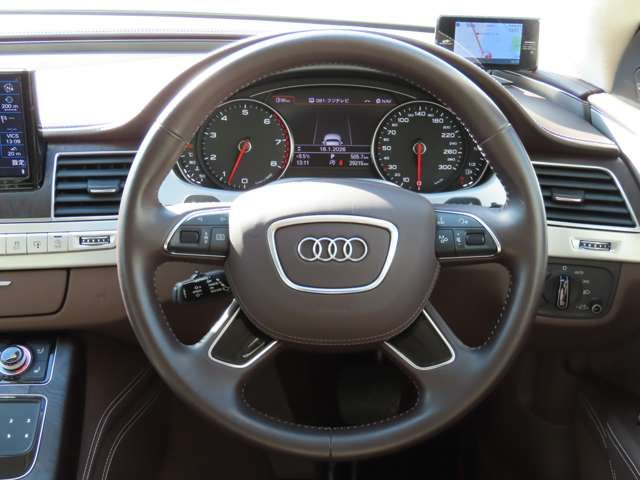 AUDI A8 2014 Image 31