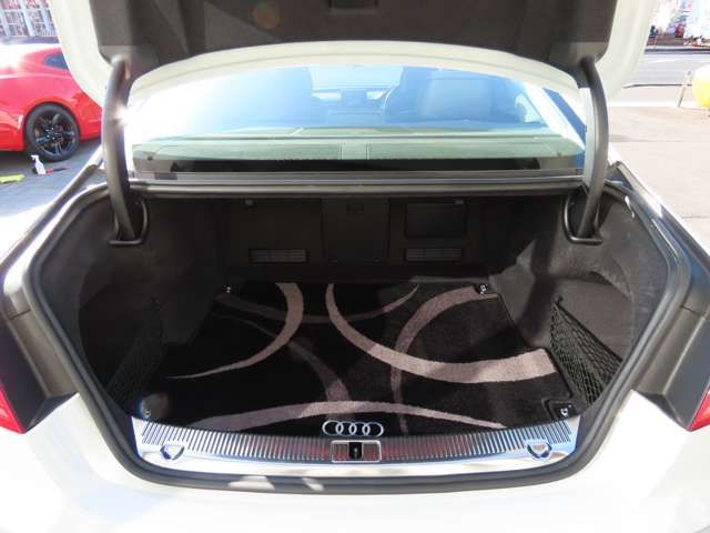 AUDI A8 2014 Image 31