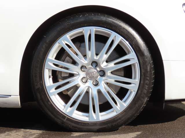 AUDI A8 2014 Image 31