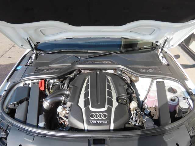 AUDI A8 2014 Image 31