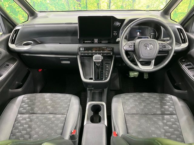 TOYOTA VOXY HYBRID 2023 Image 31